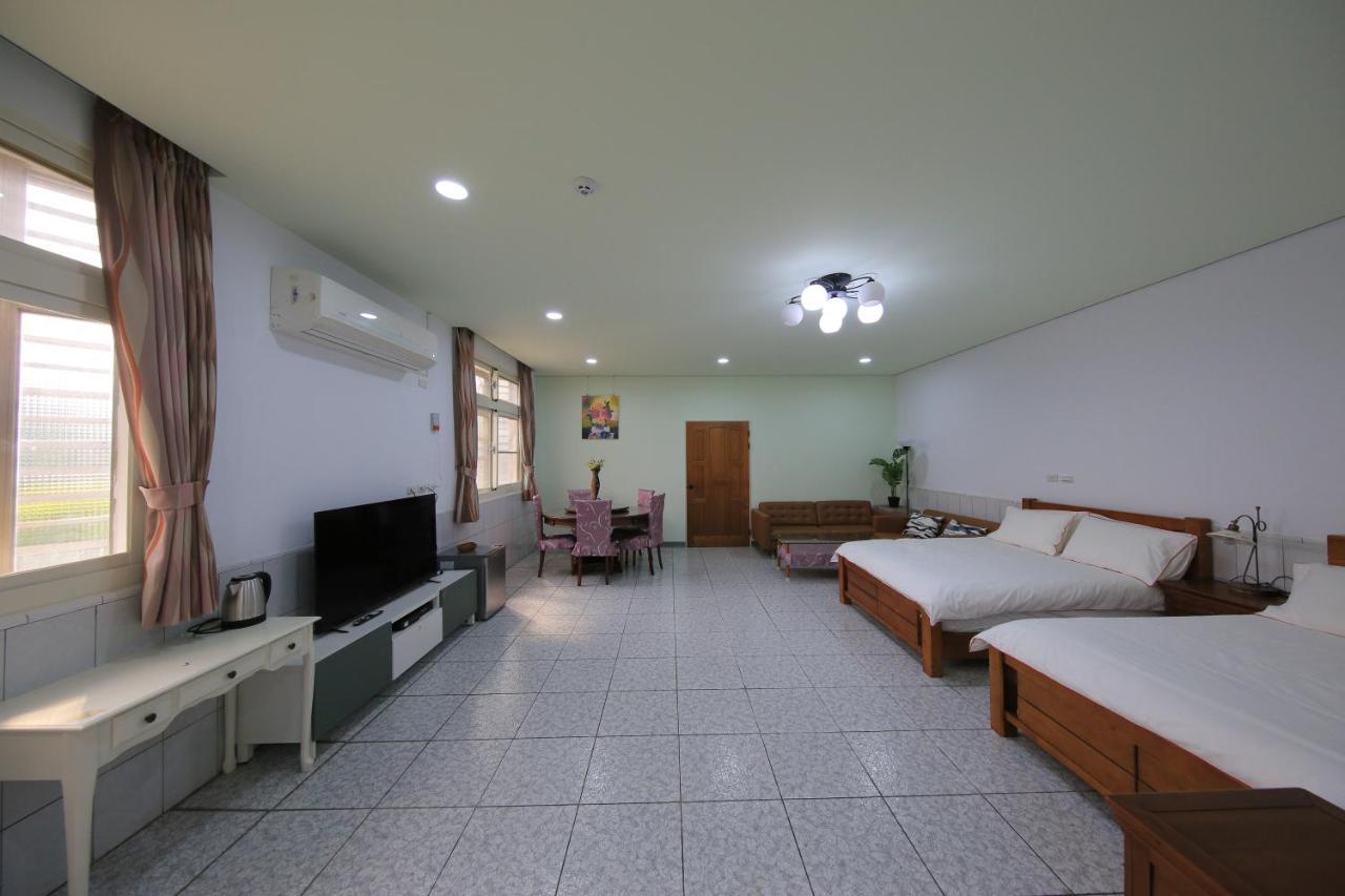 Bridgeside Homestay Pingtung Exterior foto